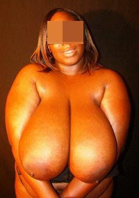 Black sexy cherche un métis bien chaud à Angers