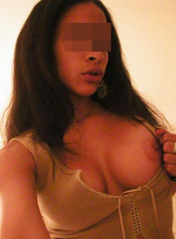 Femme black adorant la baise anale