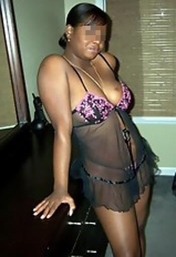Jolie black pour une fel baveuse sur Les Abymes