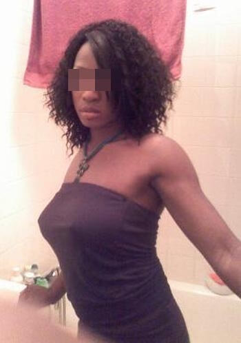 Fille black qui souhaiterait de longues queues à sucer sur Joué-lès-Tours