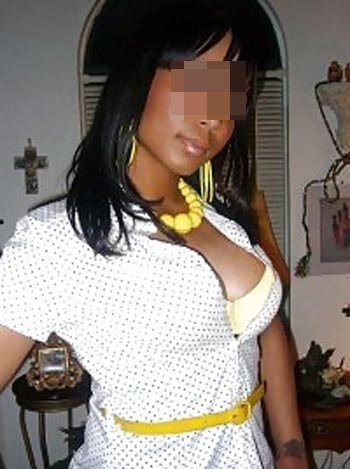 Coquine sexy aimerait se trouver un africain sexy à Vannes avec qui niquer